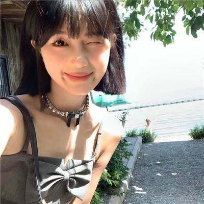 抓住稻草的野兽